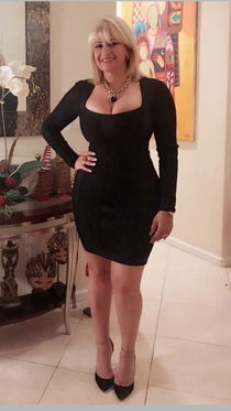 Curvy MILF Ava Addams